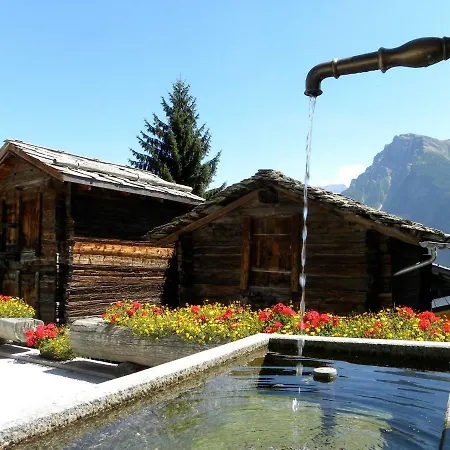 Haus Bachhues - Mit Balkon Und Bergsicht Daire Blatten bei Naters